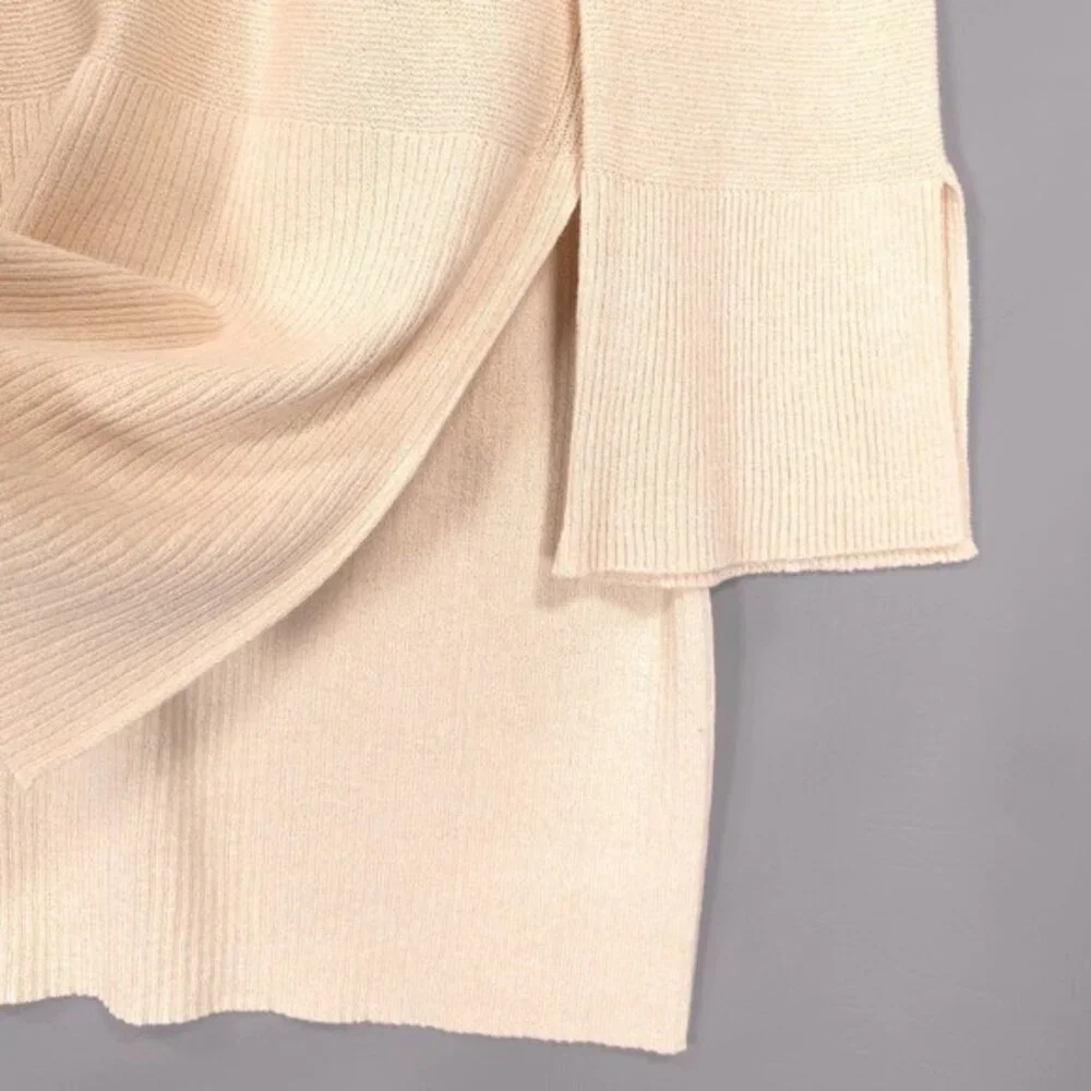 NWT Free People Size LARGE Criss Cross Tunic Sweater V Neck Side Slits Ivory‎